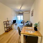 Argentum Point 1br Lejlighed *