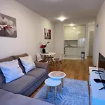 Argentum Point 1br Апартаменти *