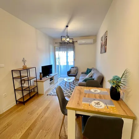 Argentum Point 1br Апартаменты *