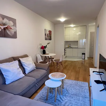 Argentum Point 1br Апартаменты *